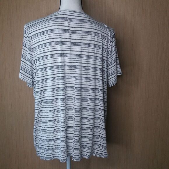 Apt 9 Black and White Stripe 1X Short Sleeve Top - Picture 3 of 7